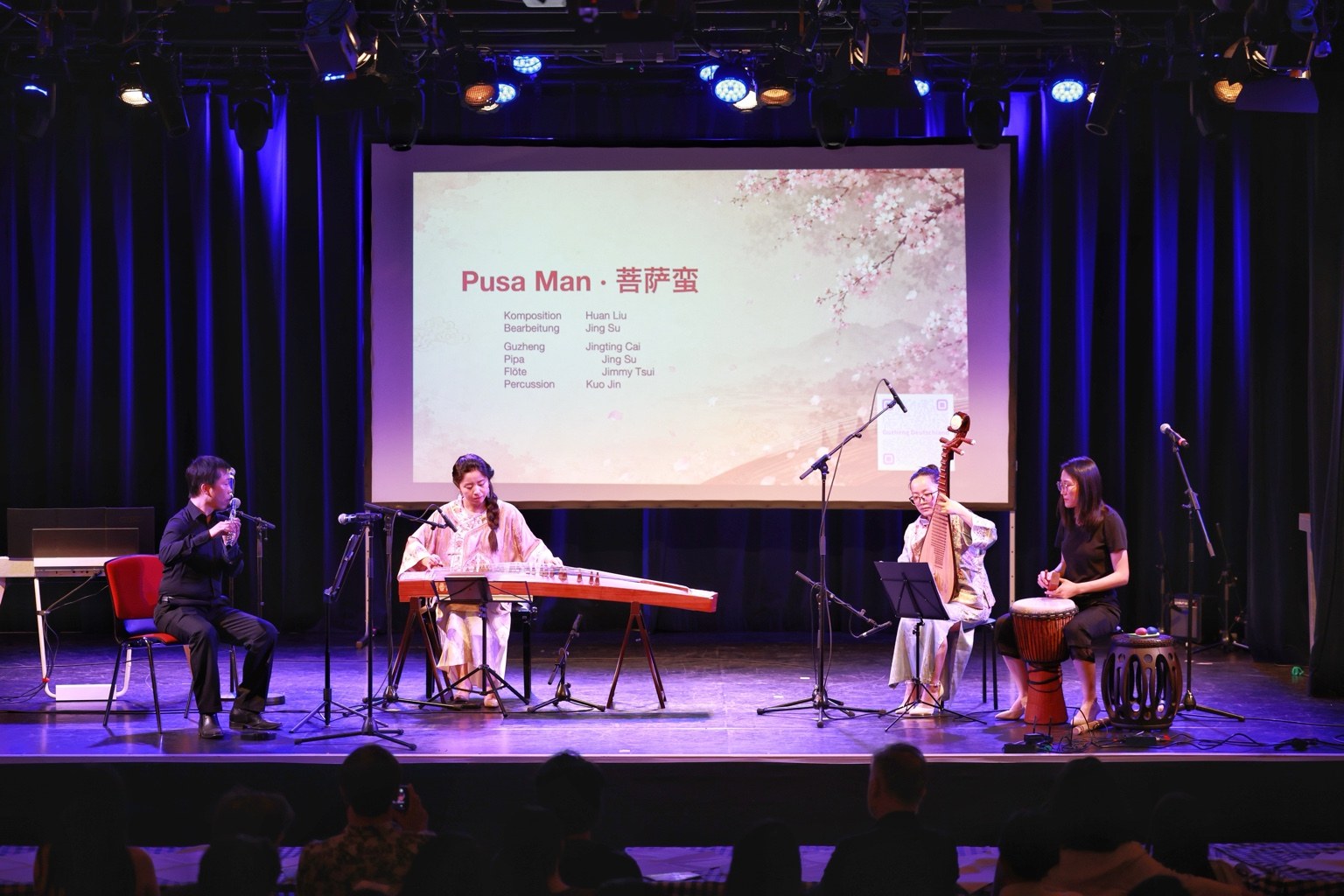 Guzheng, Flöte, Pipa und Percussion